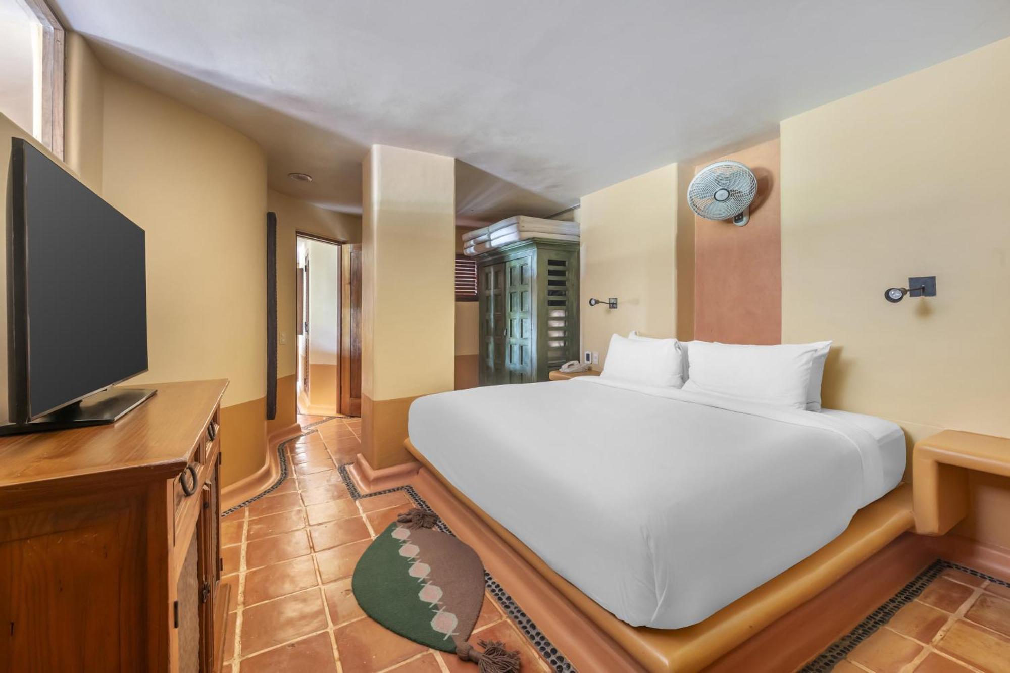 Two-Bedroom King Suite with One Double and One Twin Beds - Plunge Pool,1758426361:JPEG